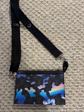 LOUIS VUITTON Gaston Bag Pochette Eclipse Sunrise Room with a View Crossbody